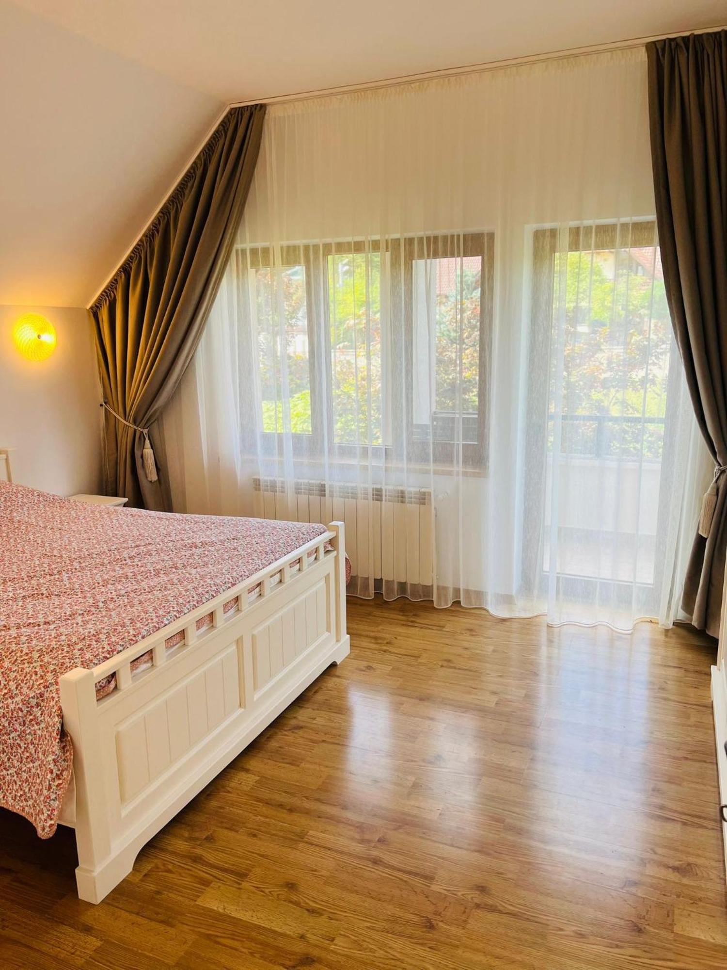 فيلا Evie'S Tree House Dragomirna المظهر الخارجي الصورة