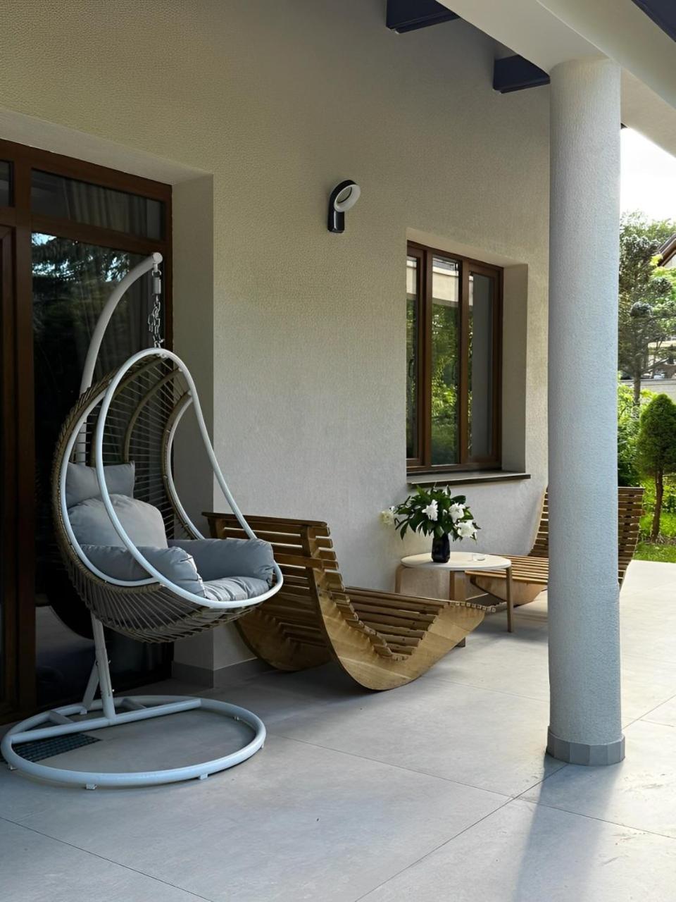فيلا Evie'S Tree House Dragomirna المظهر الخارجي الصورة