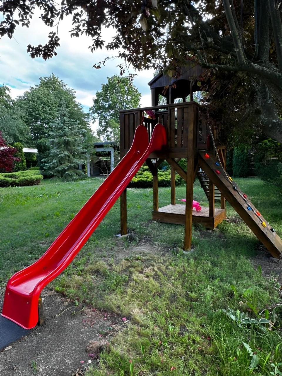 فيلا Evie'S Tree House Dragomirna المظهر الخارجي الصورة